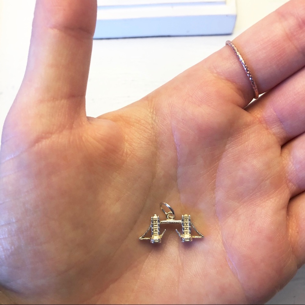 London Bridge Silver Charm